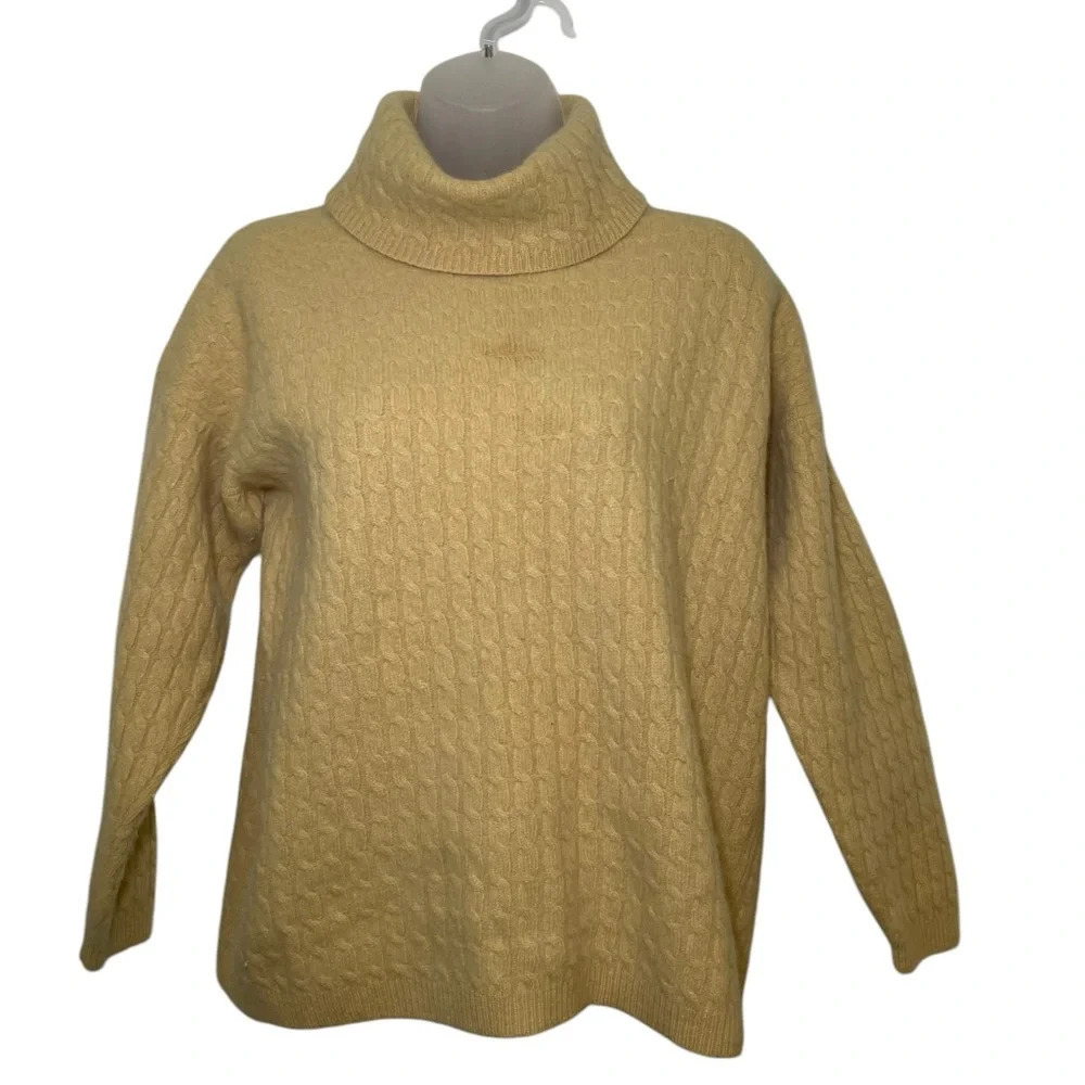 Vintage Wainscott Wool Blend Yellow Sweater Size Medium